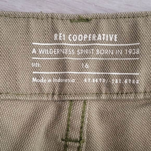R E.I. Co-op Trailsmith pants- womens size 16, Olive Green - Picture 5 of 6